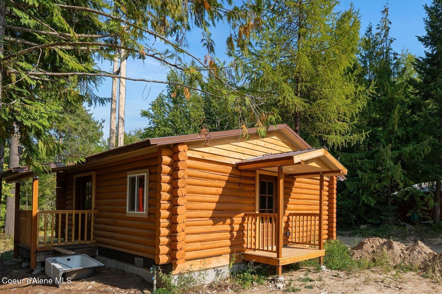 Image 2: 41 guest cabin1