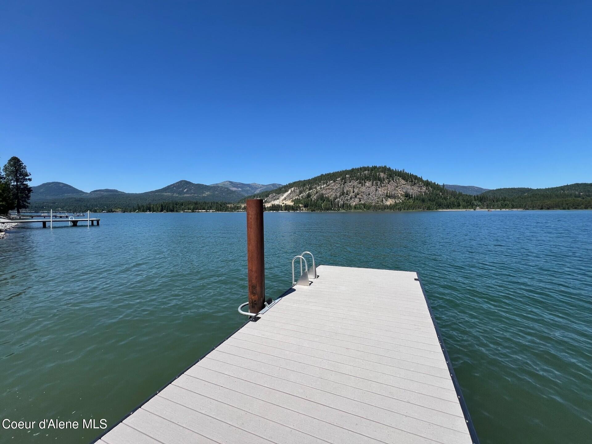 Image 3: Waterfront 7