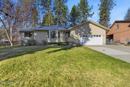 5118 N Pinegrove Drive