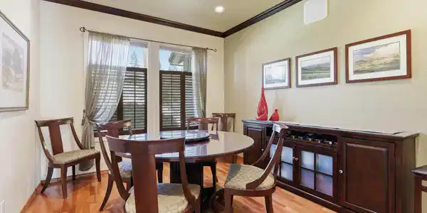 Image 4: formal dining