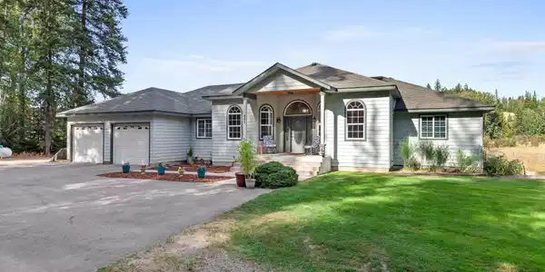 807 Sagle Creek Rd