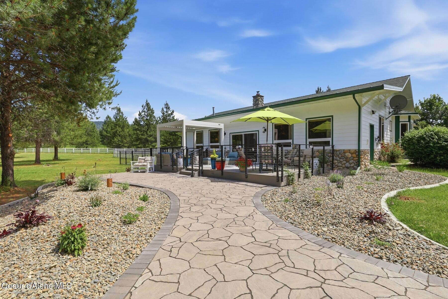 Image 4: Tranquil Outdoor Living