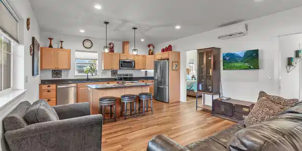 50 CARNELIAN AVE Unit 101