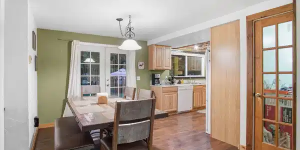 Image 4: 4. 527 Dining