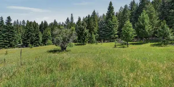Image 2: 002_Guthrie Way