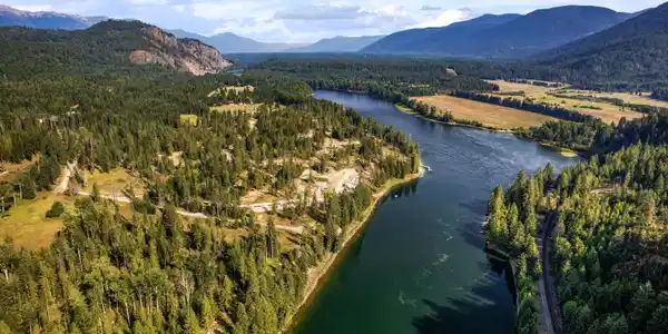 Image 3: Spectacular Community River Access