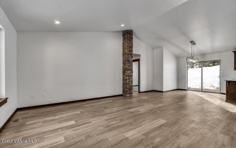 Image 4: 2. Living Room Example