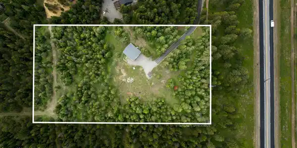 Image 3: 1-web-or-mls-DJI_0939 outlined