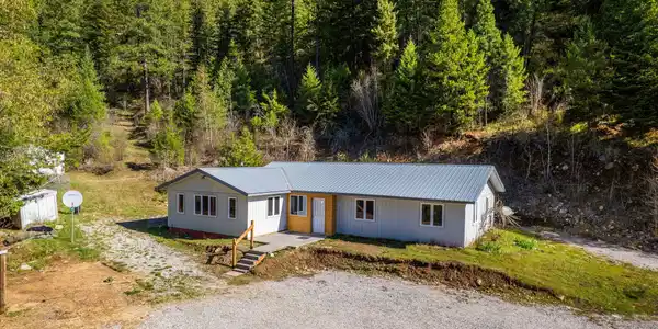 2899 Upper Pack River RD