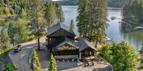 14318 N Waters Edge Ct
