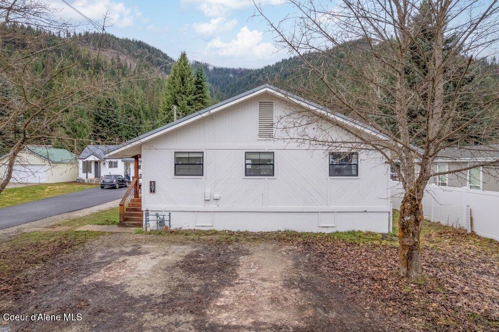 Image 3: 002-807EastGardenAvenue-Osburn-ID-83849-