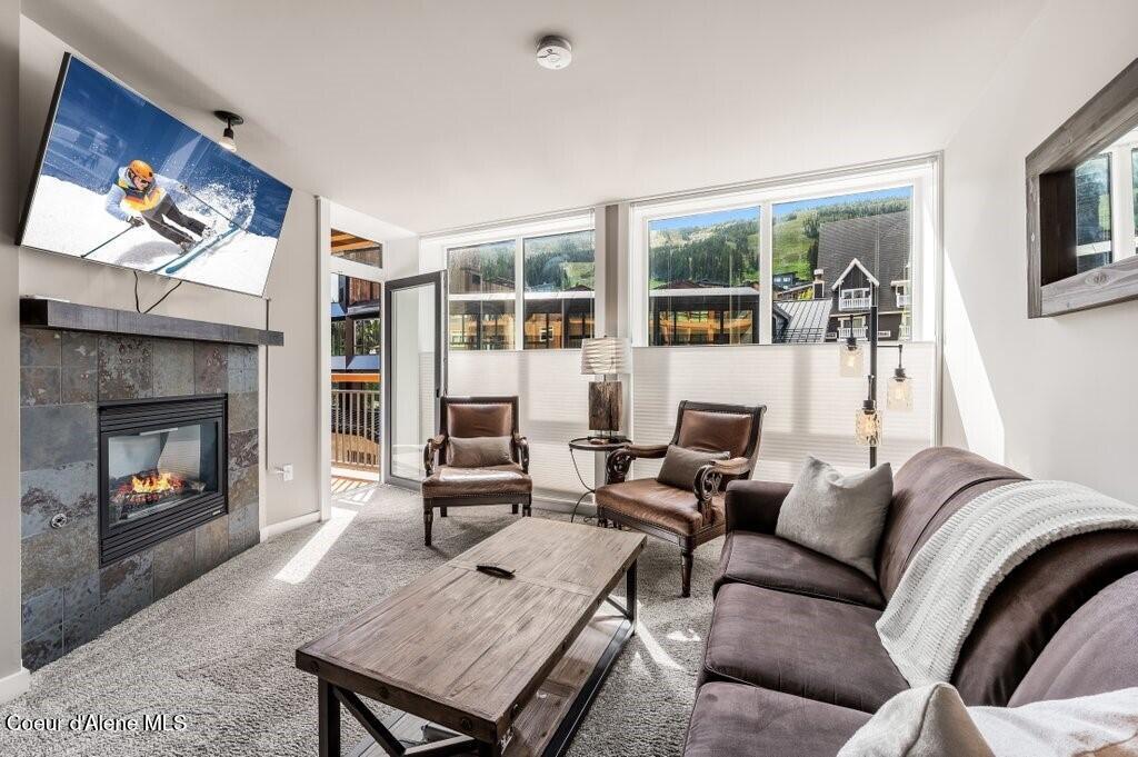 Image 2: Fully Remodeled Condo
