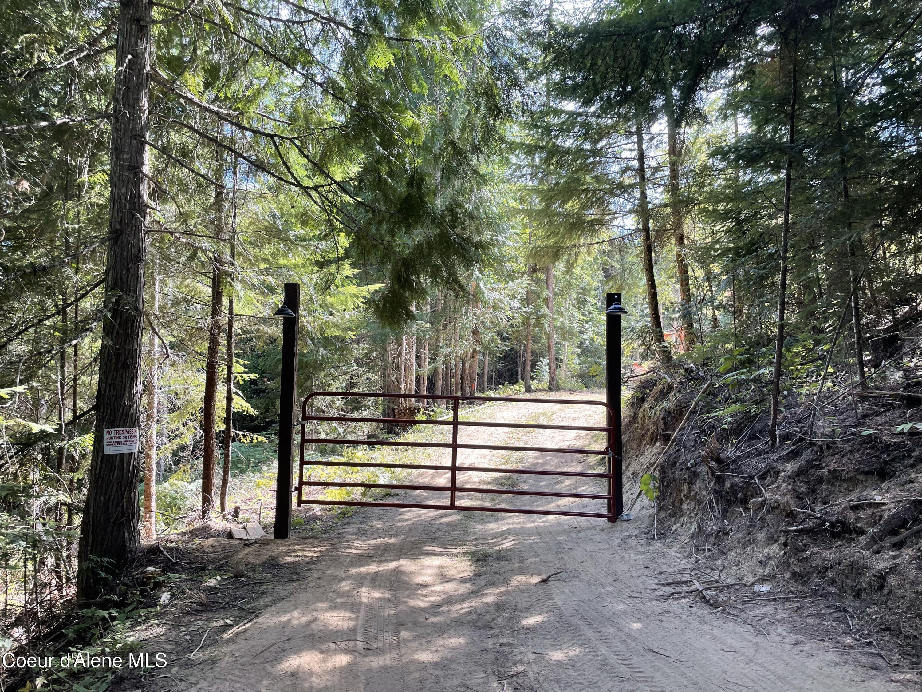 Image 1: Private Entry Gate