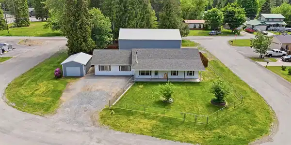 61 Merritt ST