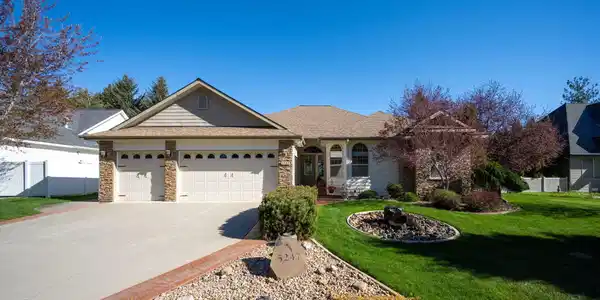 5247 W Broken Tee RD