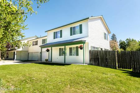 1611 Cedar ST