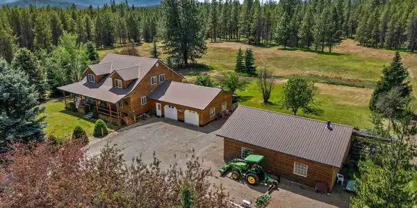 568 Meadowlark Ln