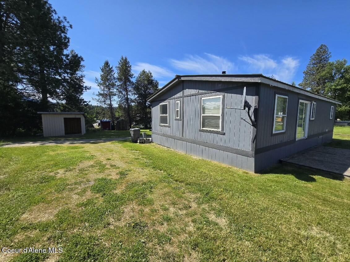 Image 2: Manufactured home
