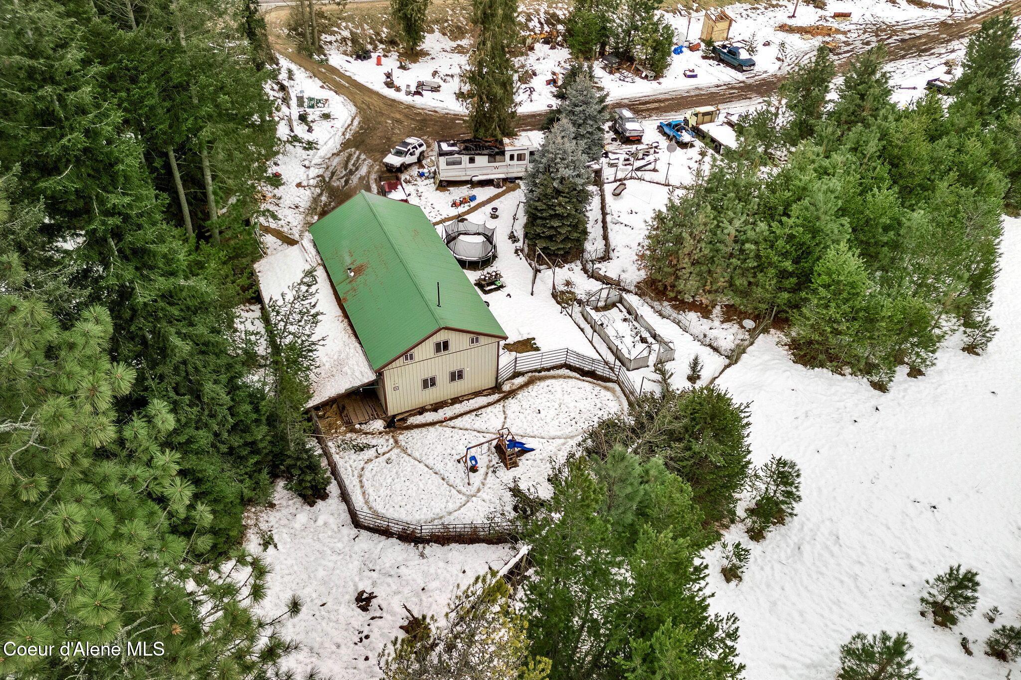 Image 2: 33-web-or-mls-SkyLight - Char-06