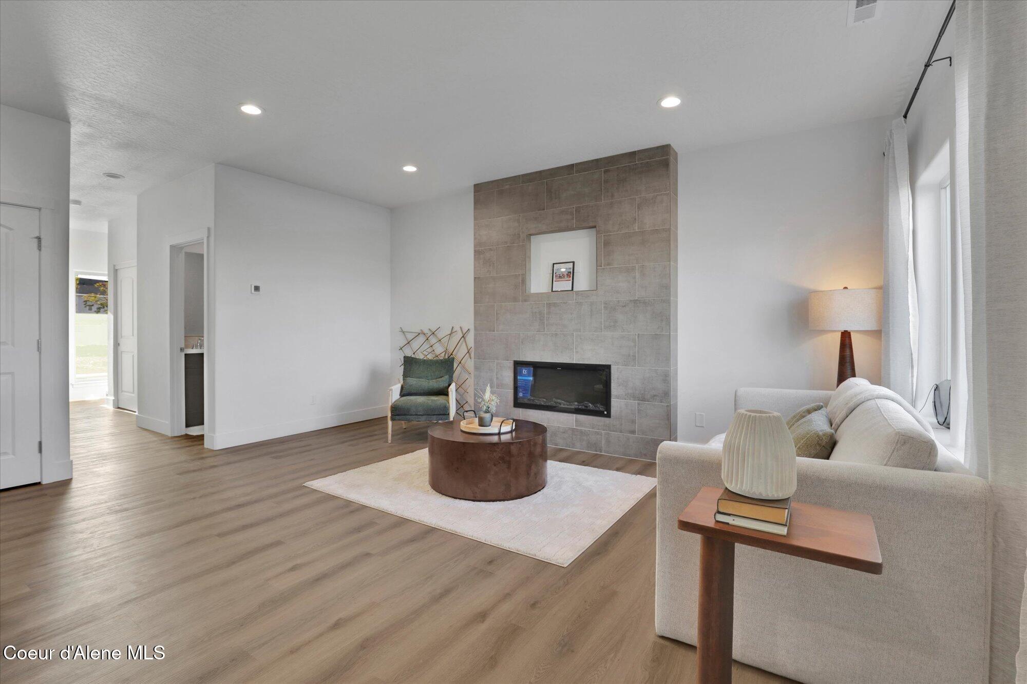 Image 3: 05-717 Creative Way