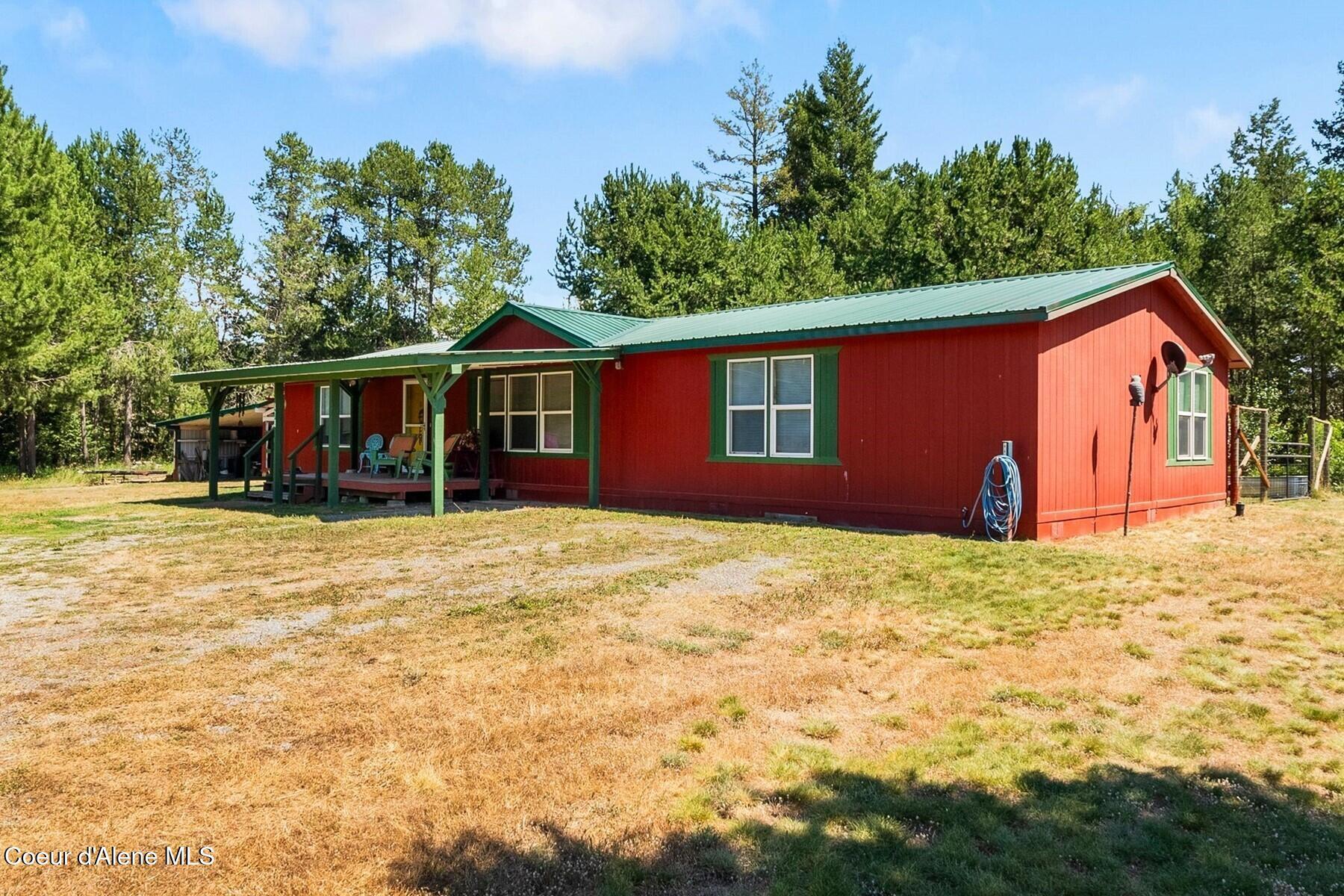 Image 3: Country living