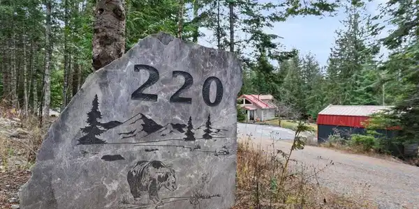 220 Old Maids Rd