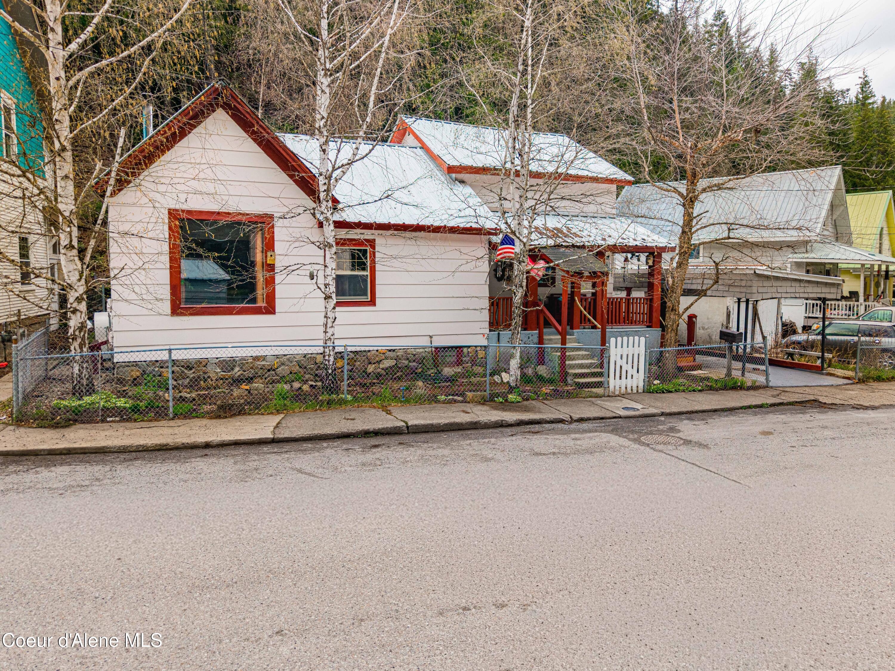 Image 2: 176 King Spring-6