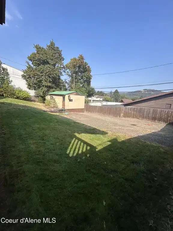 Image 1: Lot 2 (2)