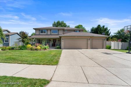 5812 N HARCOURT DR