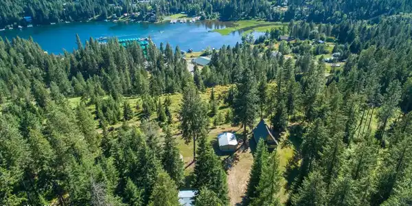 Image 3: Aerial cabin view 1