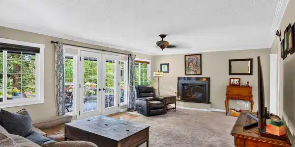 Image 3: 5-web-or-mls-SkyLight - Kensington (CC)-