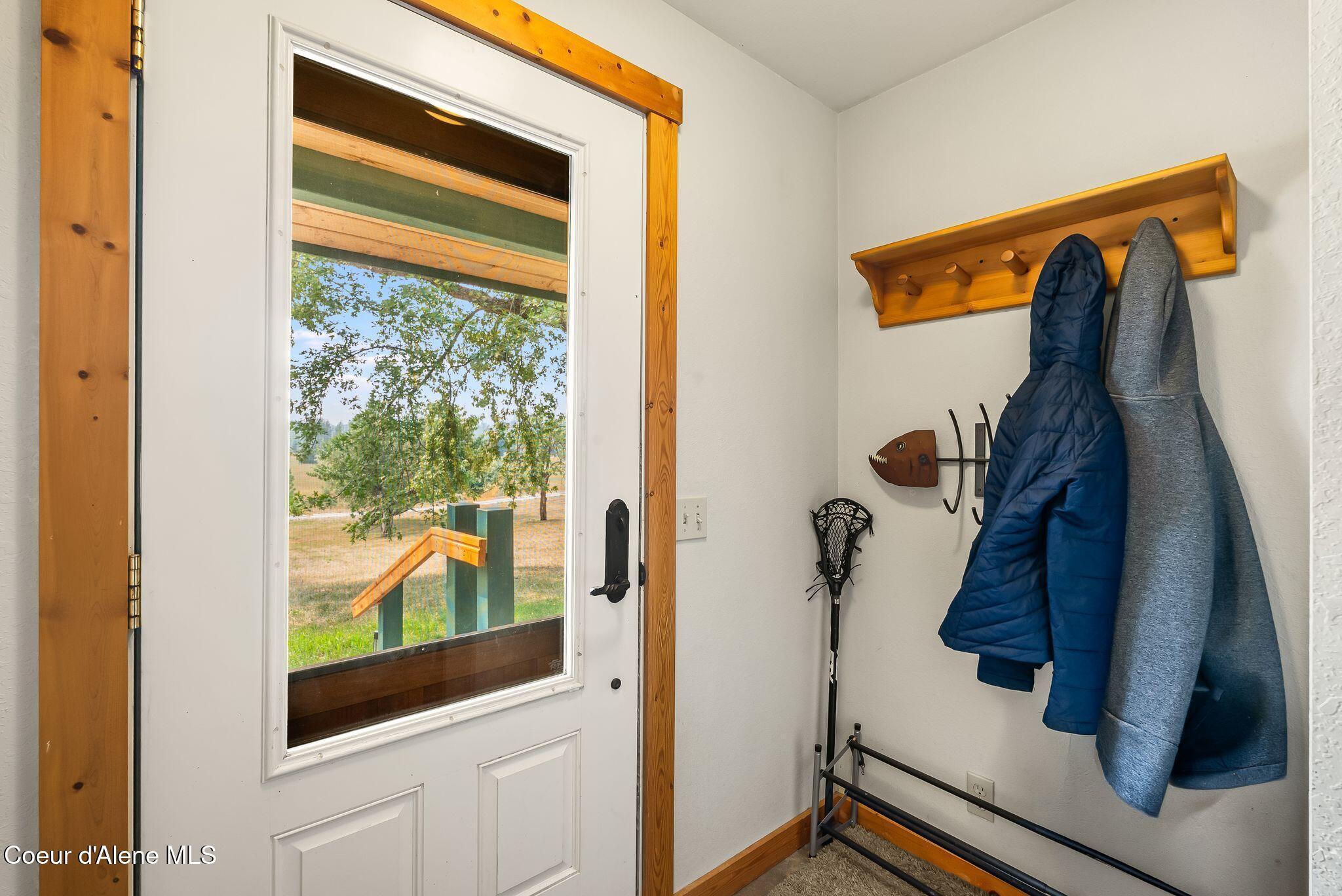 Image 4: Welcoming entryway