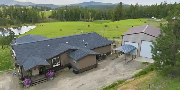 Image 3: Front View of Home & Shop
