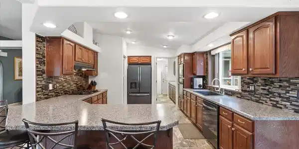 Image 4: Kitchen I