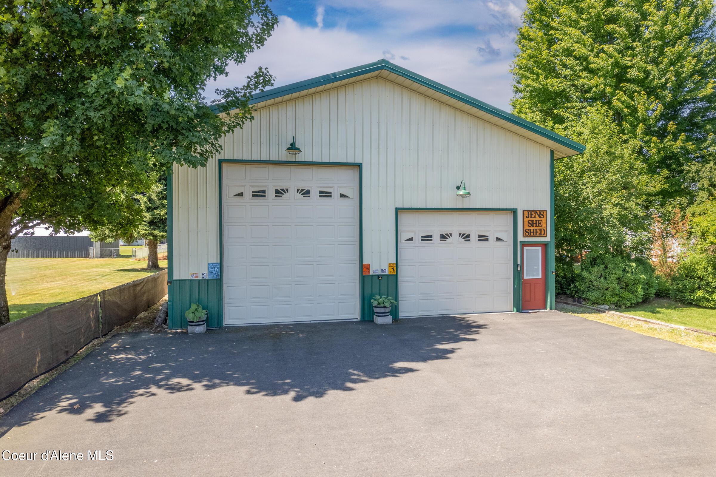 Image 2: 005-505CoeurDAleneAvenue-Pinehurst-ID-83