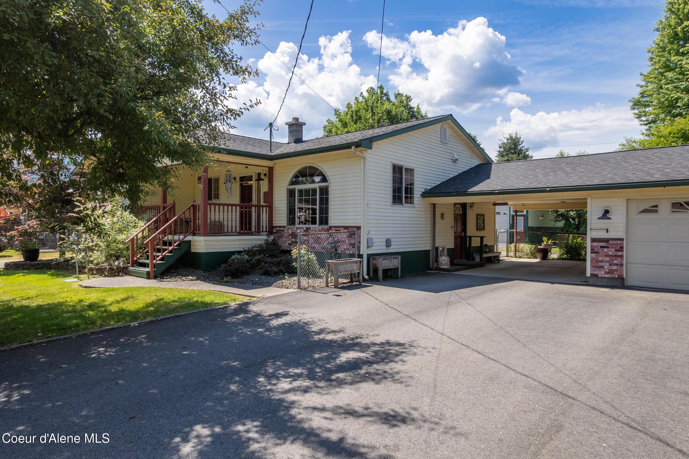Image 4: 021-505CoeurDAleneAvenue-Pinehurst-ID-83