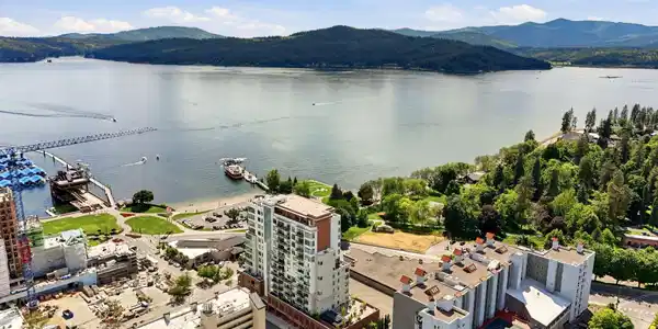 Image 2: Fantastic CDA Location