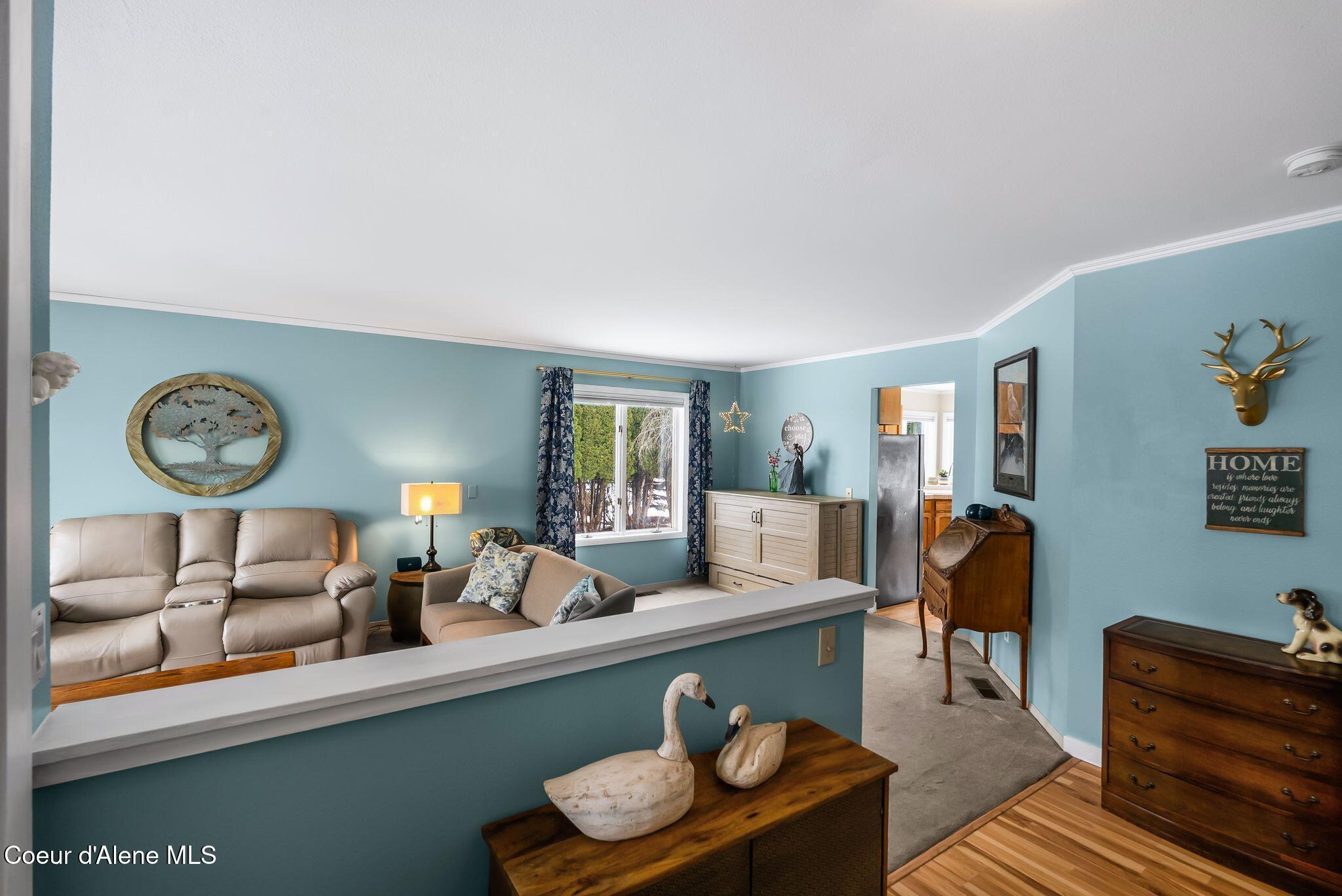 Image 4: Livingroom