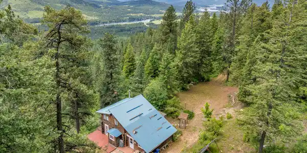 Image 3: Cabin with View