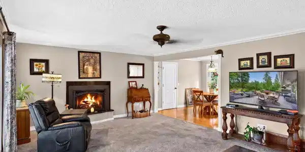 Image 4: 6-web-or-mls-SkyLight - Kensington (CC)-
