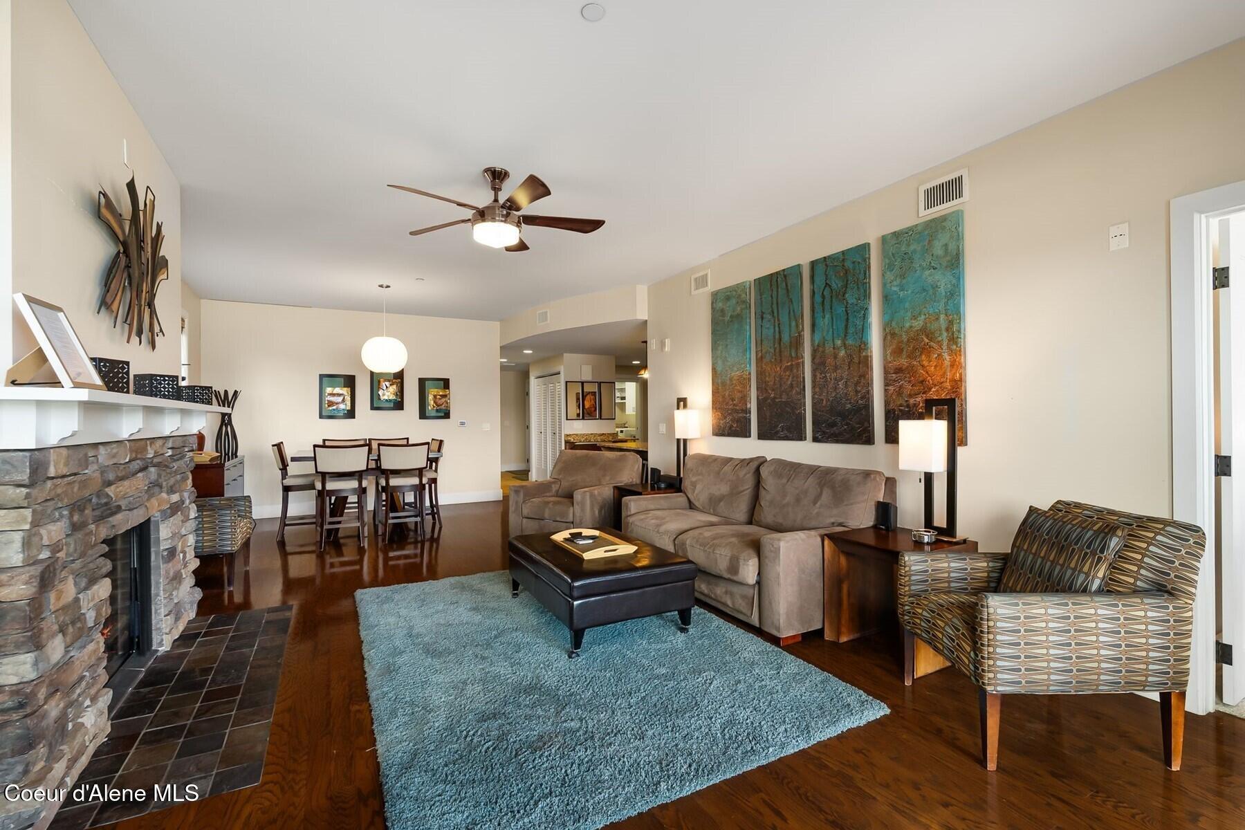 Image 4: Dining & Living Room