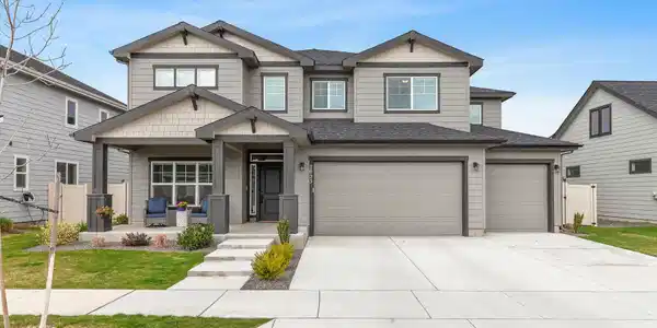 2025 W Domaine Dr