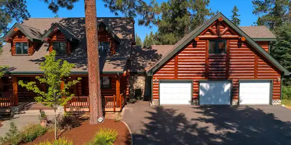 Image 4: HouseGarage