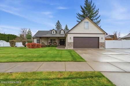 1224 W Bentwood LOOP