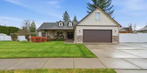 1224 W Bentwood LOOP