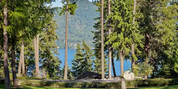 463 Glacier Loop Rd