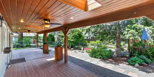 Image 3: Back Yard Covered Deck