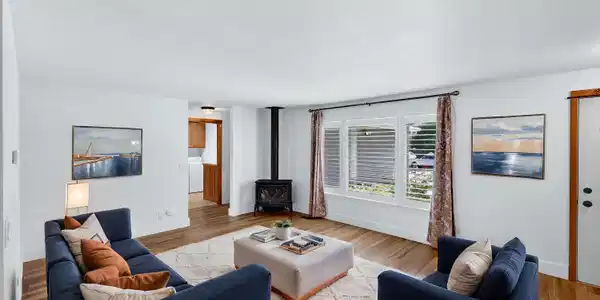 Image 4: Dig. Staging Living Rm