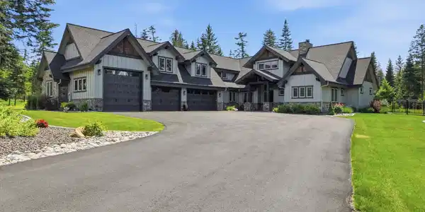 Image 2: Front Approach Daylight