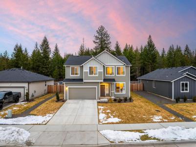 815 E Burdock Loop